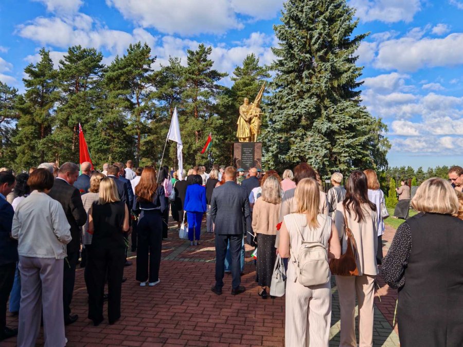 Митинг, посвященный 83-й годовщине расстрела низянских комсомольцев-подпольщиков