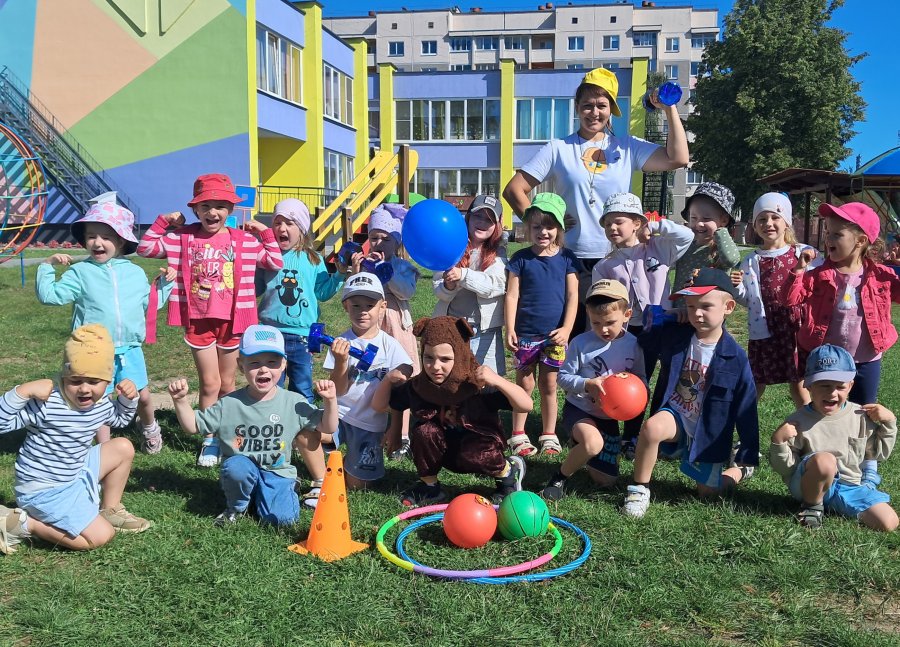 Физкультурный досуг «Маленькие атлеты»