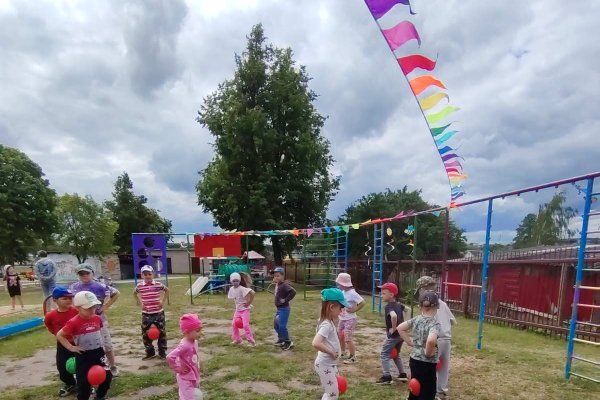 Физкультурный досуг «В родной стране весело живётся детворе»
